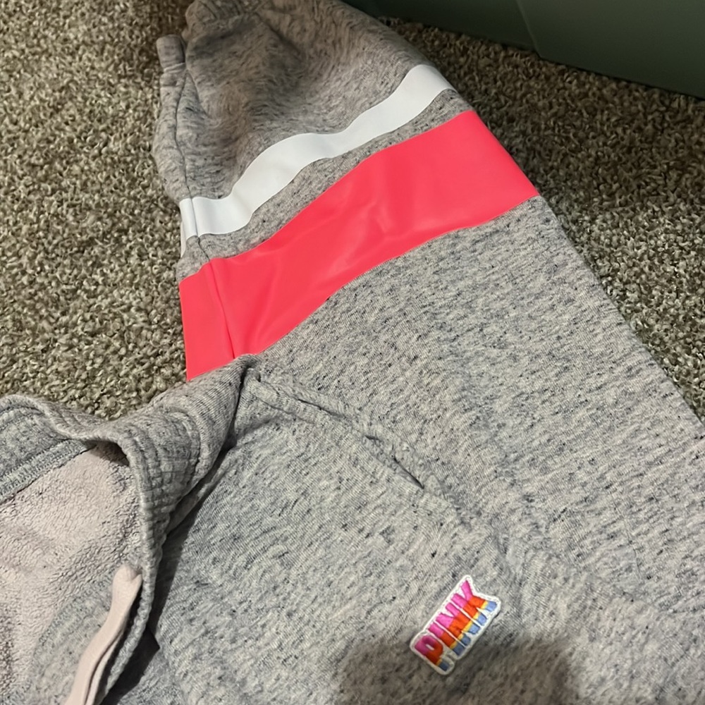 Pink sweatpants - Picture 3 of 3